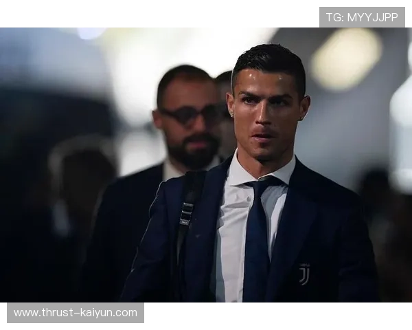 足球界传奇巨星C罗是谁 他为何被誉为足球3号球员的代表